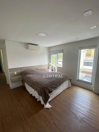 Sobrado, 3 quartos, 244 m² - Foto 1