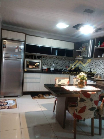 Casa, 6 quartos, 170 m² - Foto 1