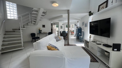 Casa, 4 quartos, 245 m² - Foto 1