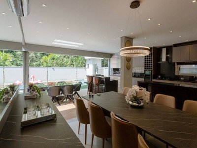 Casa, 5 quartos, 323 m² - Foto 2