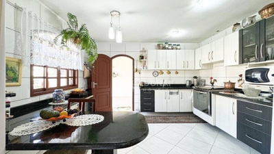 Casa, 6 quartos, 300 m² - Foto 2