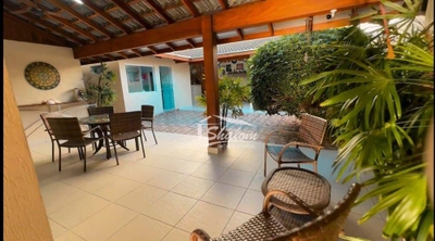 Casa, 4 quartos, 246 m² - Foto 1