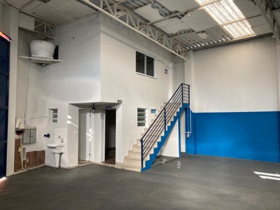 Depósito-Galpão, 198 m² - Foto 1