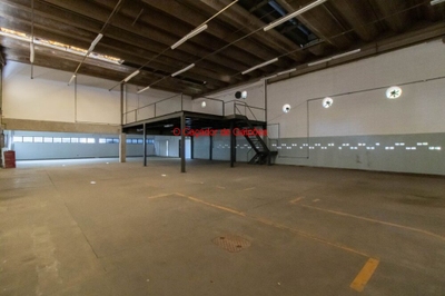 Depósito-Galpão, 1600 m² - Foto 1