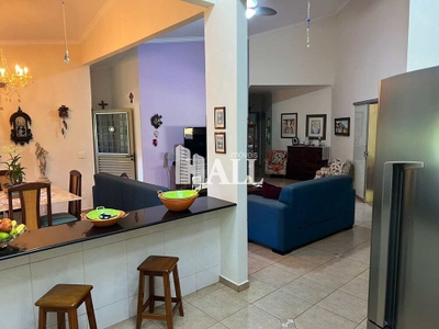 Chácara, 3 quartos, 2200 m² - Foto 1