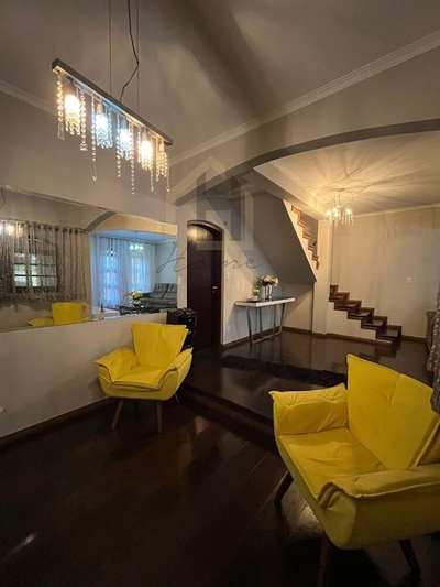 Casa, 3 quartos, 243 m² - Foto 1