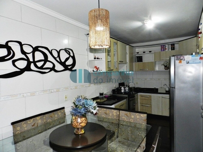 Sobrado, 3 quartos, 91 m² - Foto 2