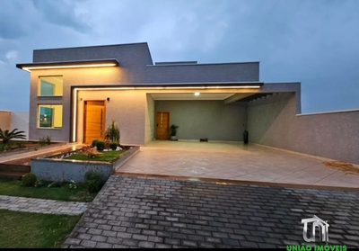 Casa, 3 quartos, 190 m² - Foto 1