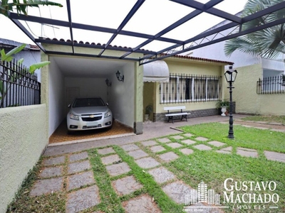 Casa, 5 quartos, 210 m² - Foto 1