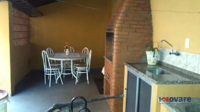 Casa, 3 quartos, 202 m² - Foto 1