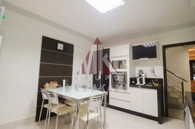 Sobrado, 3 quartos, 251 m² - Foto 2