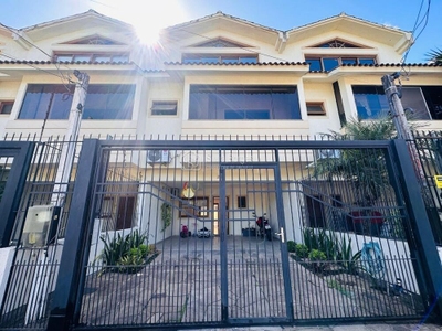 Sobrado, 3 quartos, 215 m² - Foto 1