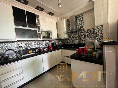 Casa, 4 quartos, 178 m² - Foto 2