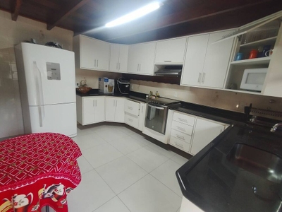 Casa, 3 quartos, 250 m² - Foto 1