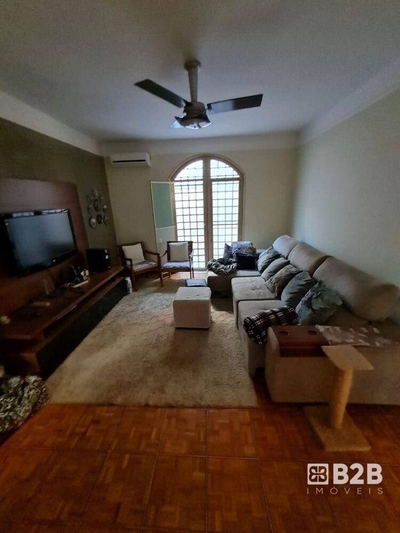 Casa, 3 quartos, 210 m² - Foto 3