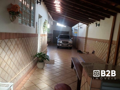 Casa, 3 quartos, 233 m² - Foto 2