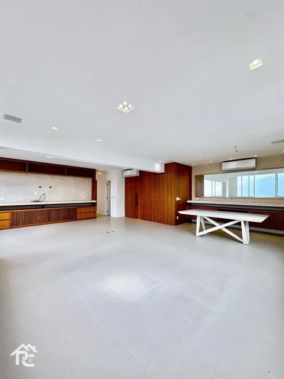 Apartamento, 3 quartos, 197 m² - Foto 1