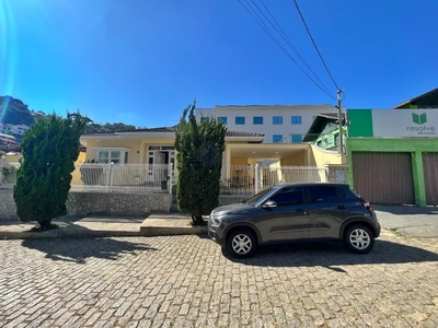 Casa, 5 quartos, 238 m² - Foto 1