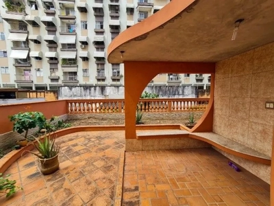 Casa, 4 quartos, 225 m² - Foto 2