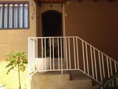 Casa, 3 quartos, 255 m² - Foto 1