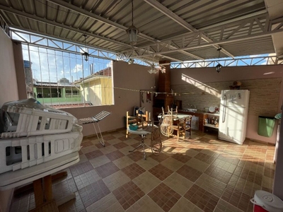 Casa, 3 quartos, 200 m² - Foto 1