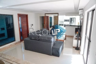 Casa, 4 quartos, 220 m² - Foto 1