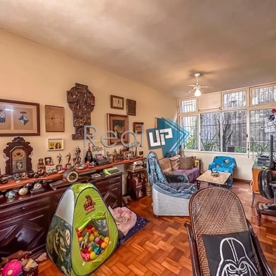 Apartamento, 3 quartos, 130 m² - Foto 2