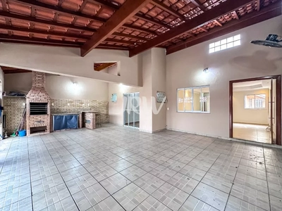 Casa, 3 quartos, 200 m² - Foto 1