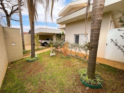 Casa, 3 quartos, 255 m² - Foto 1