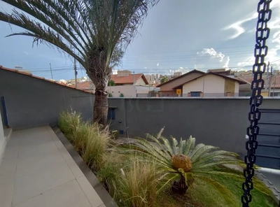 Casa, 4 quartos, 210 m² - Foto 1