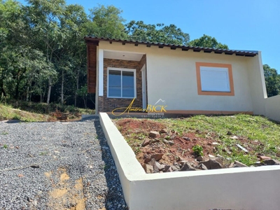 Casa, 2 quartos, 52 m² - Foto 1
