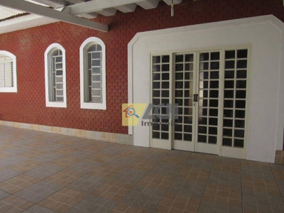 Casa, 4 quartos, 182 m² - Foto 1