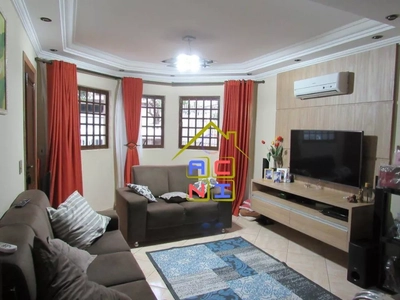 Sobrado, 3 quartos, 210 m² - Foto 1