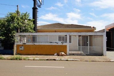 Casa, 4 quartos, 200 m² - Foto 1