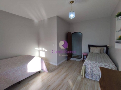 Casa, 4 quartos, 197 m² - Foto 1