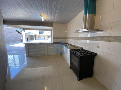 Casa, 4 quartos, 252 m² - Foto 2