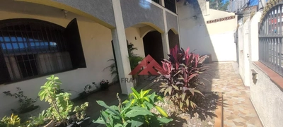 Casa, 4 quartos, 218 m² - Foto 2