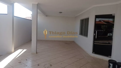 Casa, 3 quartos, 226 m² - Foto 1
