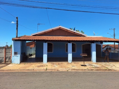 Casa, 3 quartos, 215 m² - Foto 1