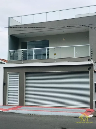 Casa, 3 quartos, 217 m² - Foto 1