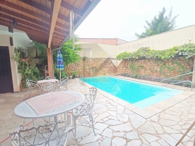 Casa, 4 quartos, 300 m² - Foto 1