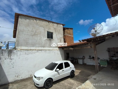 Casa, 5 quartos, 260 m² - Foto 1