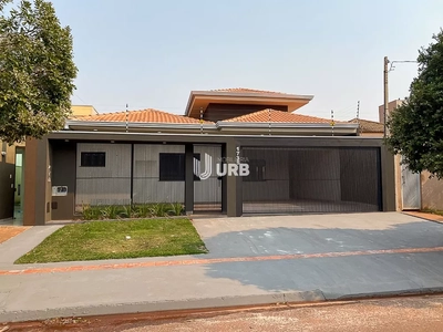 Casa, 4 quartos, 230 m² - Foto 1