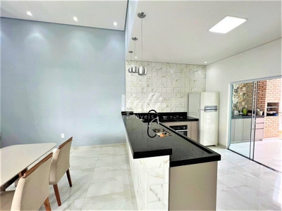 Casa, 3 quartos, 275 m² - Foto 2