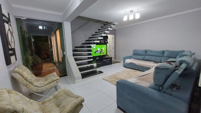 Sobrado, 3 quartos, 177 m² - Foto 1