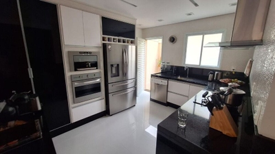 Sobrado, 3 quartos, 242 m² - Foto 3