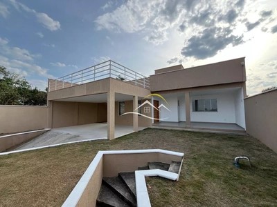 Casa, 4 quartos, 225 m² - Foto 1