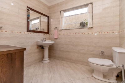 Casa, 3 quartos, 211 m² - Foto 1