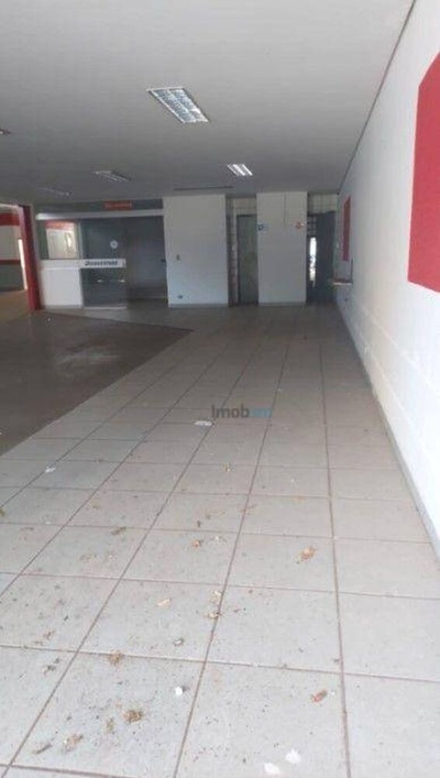 Loja-Salão, 750 m² - Foto 1