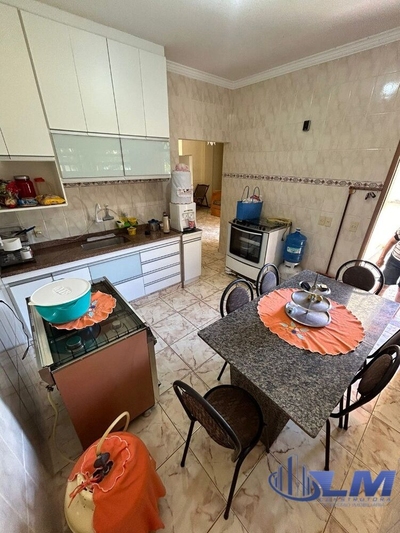 Casa, 4 quartos, 260 m² - Foto 3